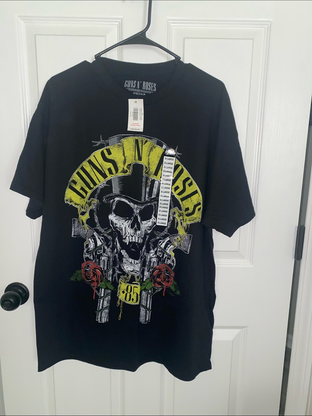 Men’s Black Graphic Tee - Guns N’ Roses Skull & Roses